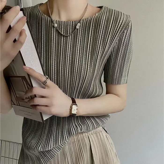 Femme vêtements haut femmes Miyake plissé à manches courtes femme été mince élastique col rond Joker