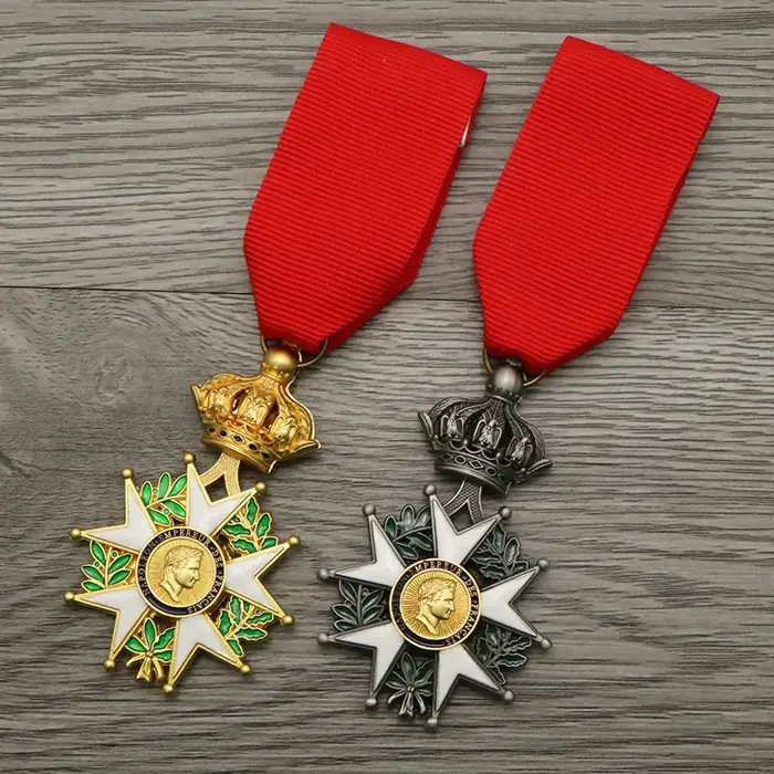 Médaille de reproduction d'insigne d'honneur des chevaliers seniors de l'empereur français Napoléon