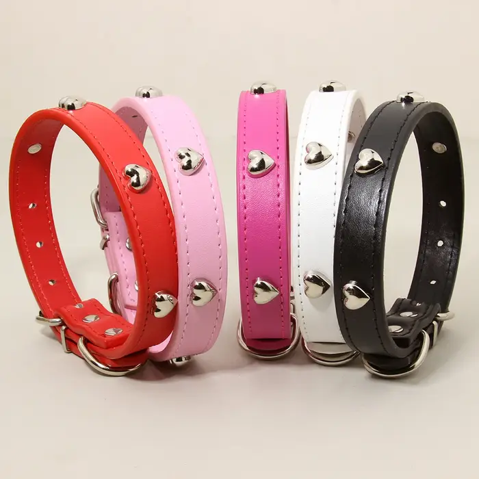 Colliers de chien de compagnie durables en cuir PU avec colliers de carlin de chiot d'amour pour petit grand chien Chihuahua chat accessoires collier perro