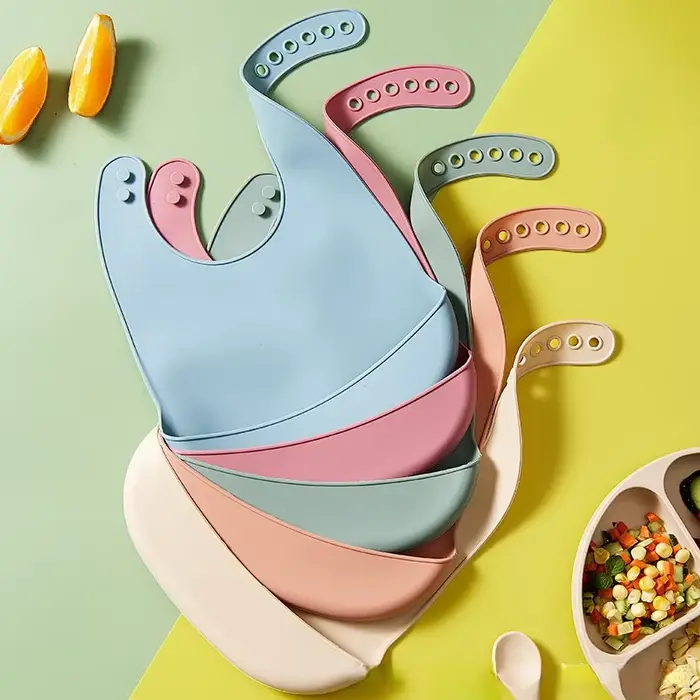 Bavoir bébé réglable imperméable bavoirs bébés doux comestible Silicone nouveau-né salive dégoulinan