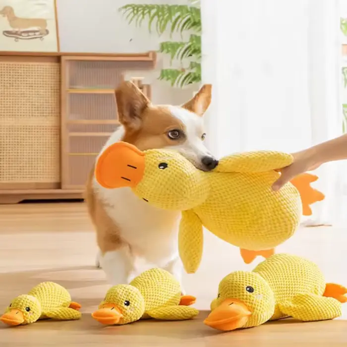 Chien endormi avec un chien câlin canard jouets pour soulager l'ennui du petit canard jaune animal de compagnie interactif en peluche poupée fournitures pour animaux de compagnie