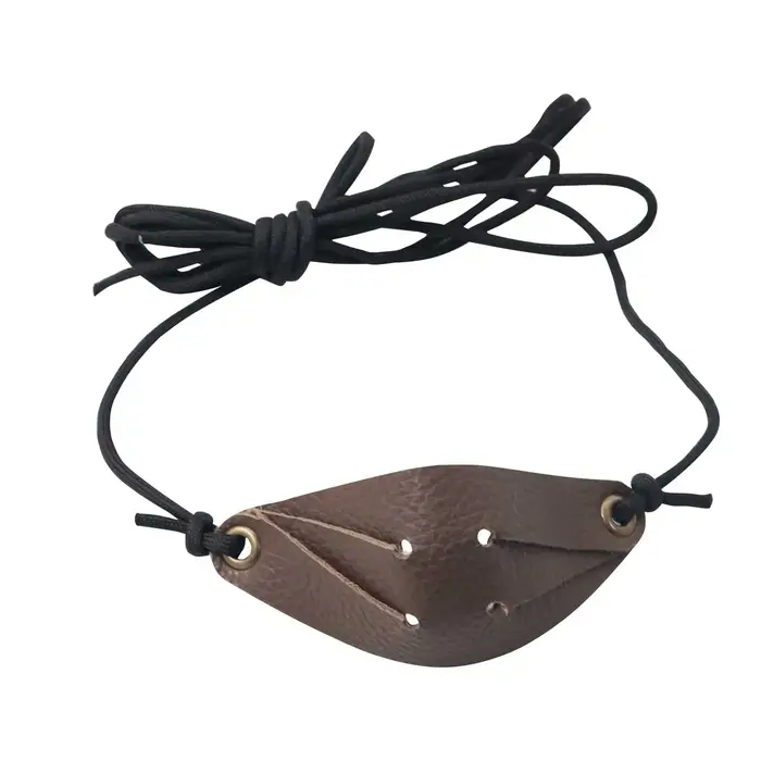 Lance-pierre traditionnel en cuir pour chasse, survie, camping et divertissement en extérieur – Outi