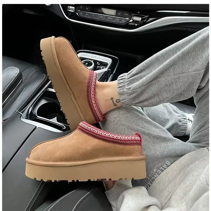 Bottes de neige ethniques