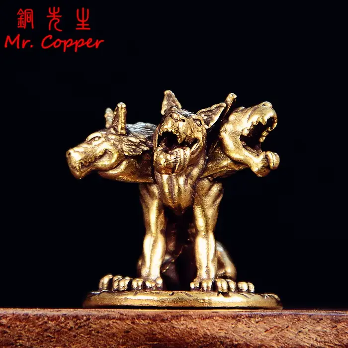 Figurines miniatures de chien à trois têtes en laiton