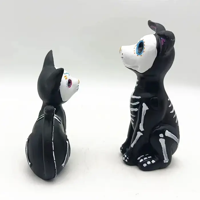 Figurine de chien et de chat du jour des morts