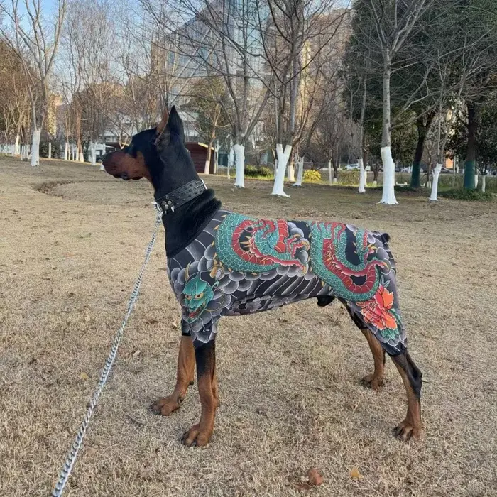 T-shirt humoristique pour chien avec motif tatouage
