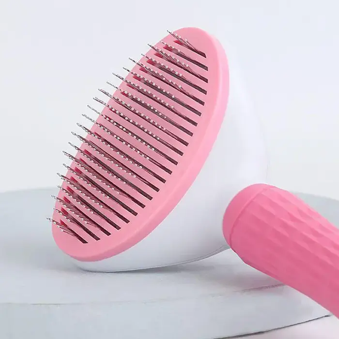 Brosse de toilettage pour chien avec bouton de nettoyage facile peigne de massage pour animaux de compagnie pour démêlage et élimination efficaces des poils pour chiens occaions quotidiennes et cadeau idéal