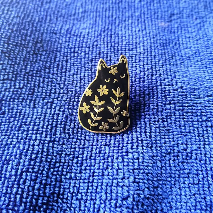 Broche en forme de chat mignon