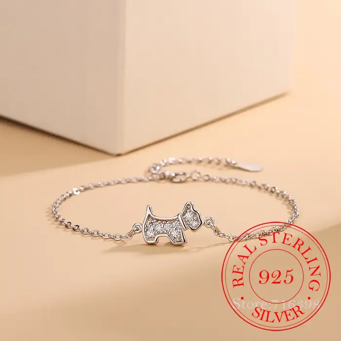Bracelet en argent sterling 925 serti de zirconium avec breloque chien élégant à offrir pour femmes occasions spéciales