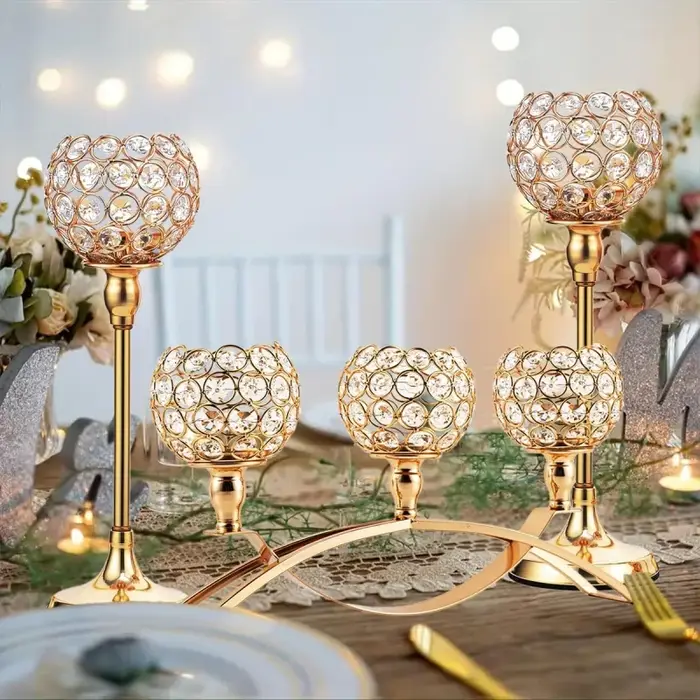 Bougeoirs dorés à trois bras élégants pour centres de table et décoration de mariage occasions spéciales pour la maison
