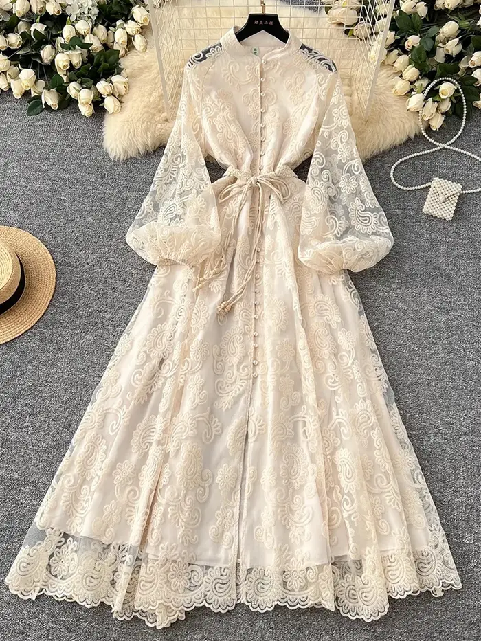 Printemps été européen américain col montant simple boutonnage dentelle robe femmes élégant broderie