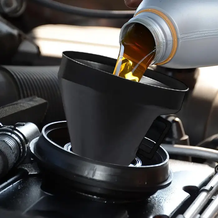 Entonnoirs pour usage automobile – Outil de transfert de liquides et d'huiles pour véhicules