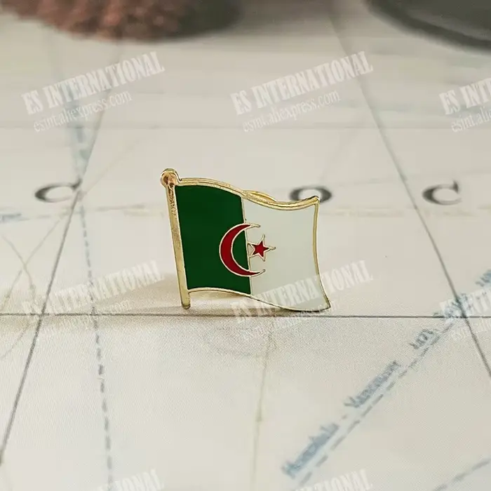 Algérie drapeau National cristal époxy métal émail Badge broche Collection Souvenir cadeaux épinglettes accessoires taille 1.6*1.9 cm