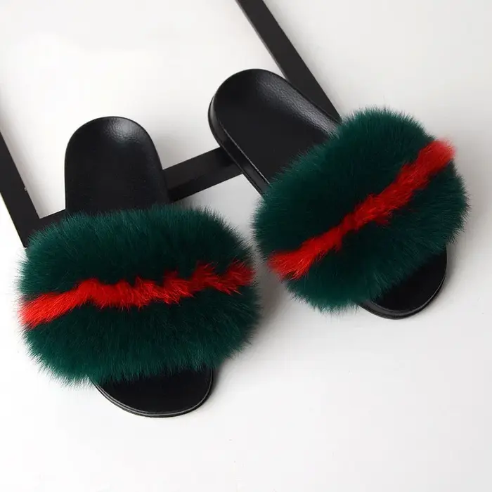 Pantoufles coulissantes chics en fourrure de renard |   Design rose et noir, parfait pour les saisons intérieures et extérieures