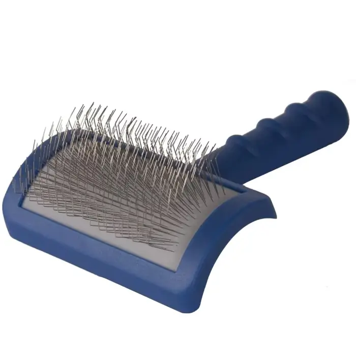Brosse lissante pour le toilettage des chiens avec des picots longs et doux, parfaite pour les races