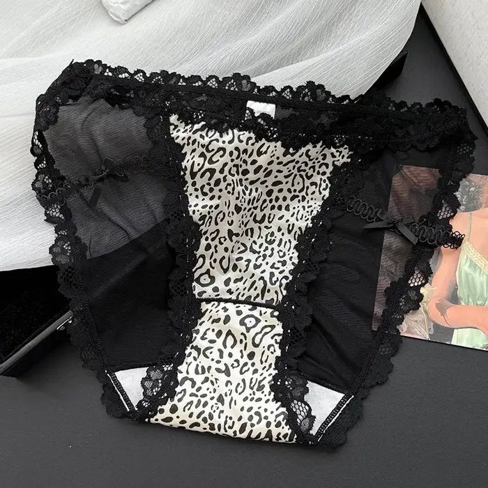 Culottes fines pour femmes en dentelle avec motifs amour et léopard, douces et respirantes, confortables pour toutes les saisons