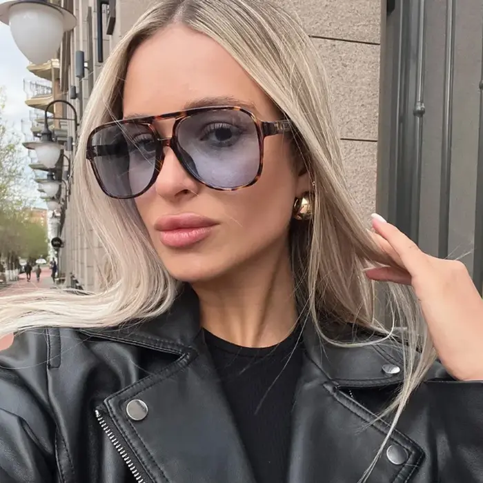 Lunettes de randonnée fashion grand format carrées femme anti-lumière lentilles dégradé UV400