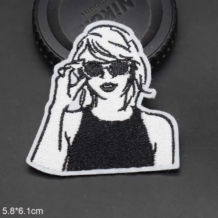 Patch Opheilia en tissu entièrement brodé pour fille