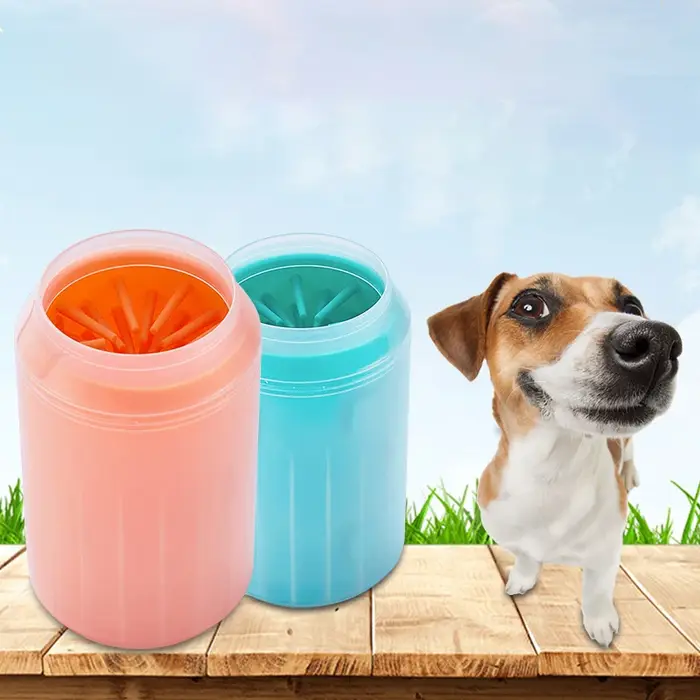 Nettoyeur de pattes de chien VZZ en plastique souple avec peigne en silicone pour chiens, idéal pour promenades, randonnées et vacances, offre pratique et hygiénique