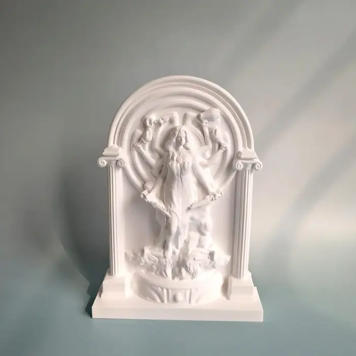 Statue de la Triple Déesse Hécate en plâtre