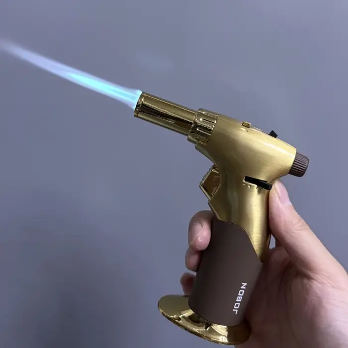 Allume-cigares créatif JOBON avec quatre modes de flamme, sécurité intégrée et design moderne pour fumeurs et amateurs de barbecues
