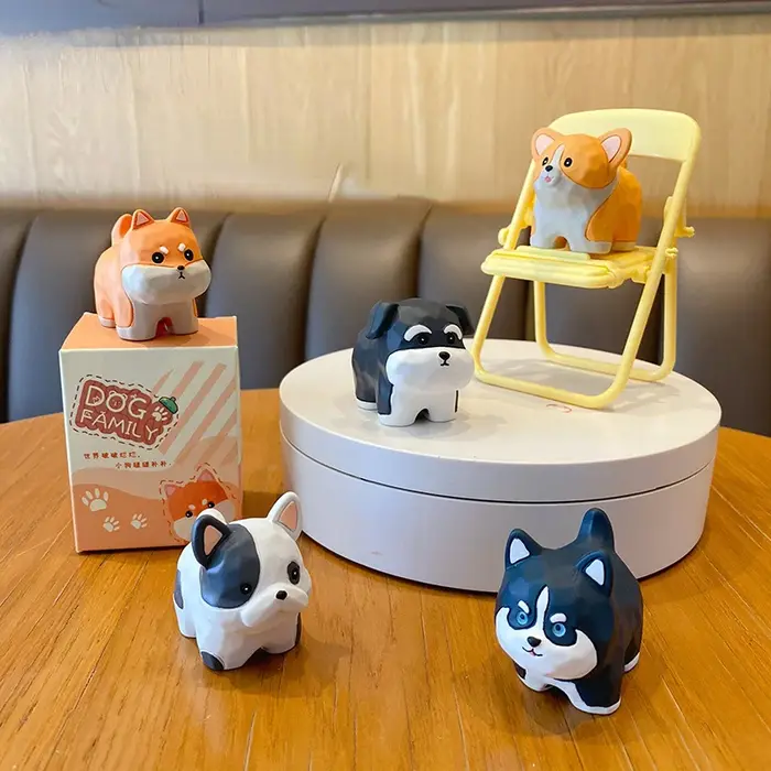 Ornements d'animaux debout de la famille des chiens