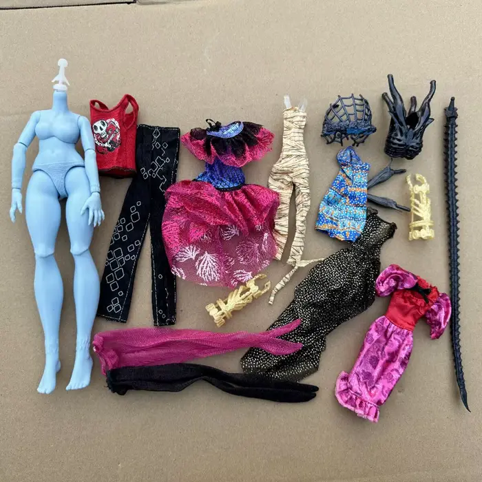 Nouvelles tenues de poupée monstres 1/6 : robes, jupes, leggings, mains et bras de rechange, queue d