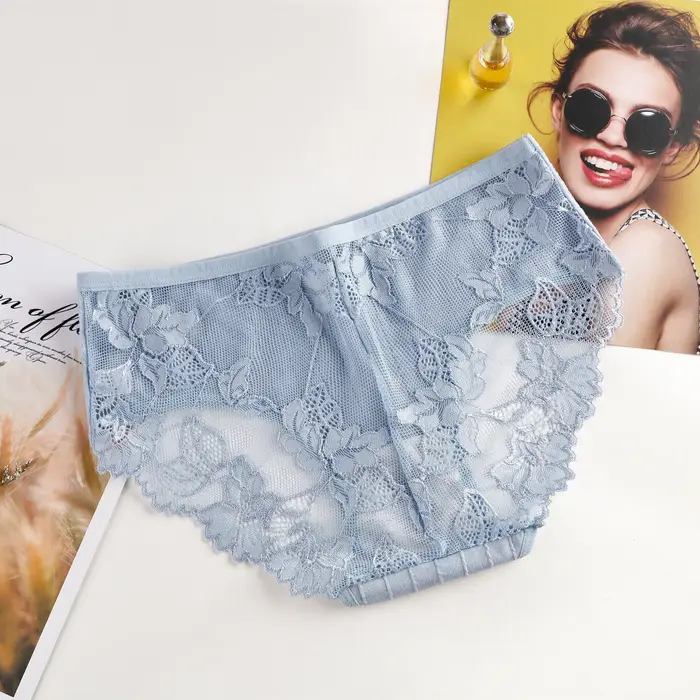 Culotte en dentelle évidée pour femme