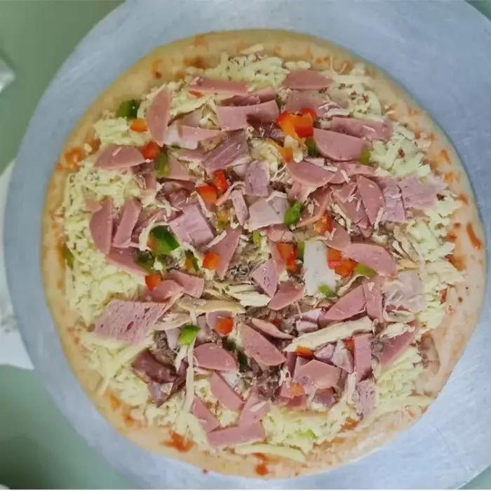 Machine automatique de fabrication de pizzas, ligne de production complète de pizzas, équipement de mélange, de division, de formage, de garnissage, de cuisson et d'emballage de la pâte à pizza