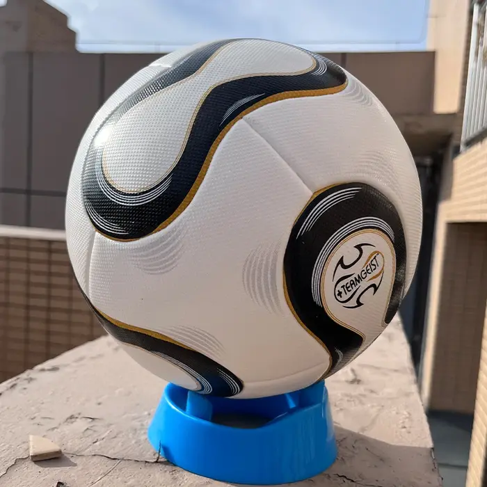 Ballon de football Teamgeist 2006 non gonflable en unité centrale pour collection et décoration sportive occasions spéciales femmes hommes