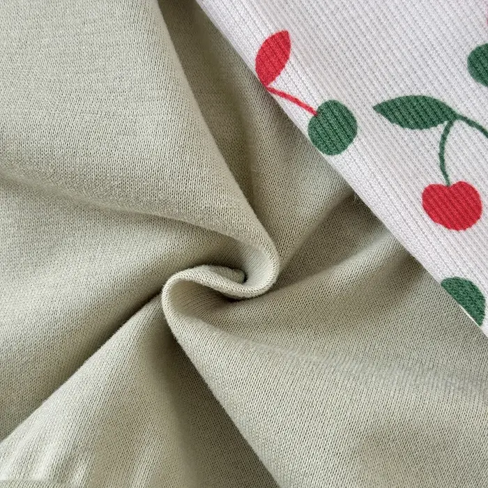 Vêtements pour nouveau-né