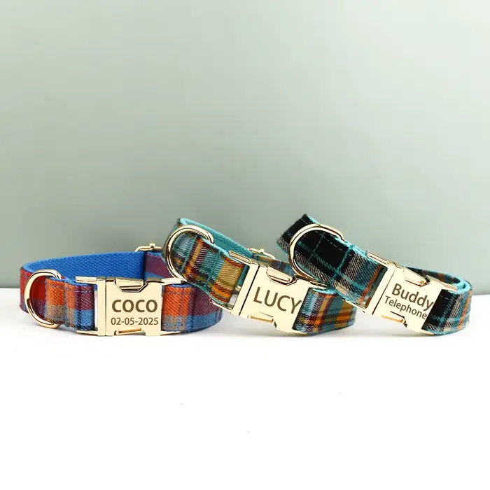 Collier pour chien avec motif écossais personnalisable tour de cou réglable pour animaux de compagnie style festive élégant à offrir pour chiens occasions spéciales