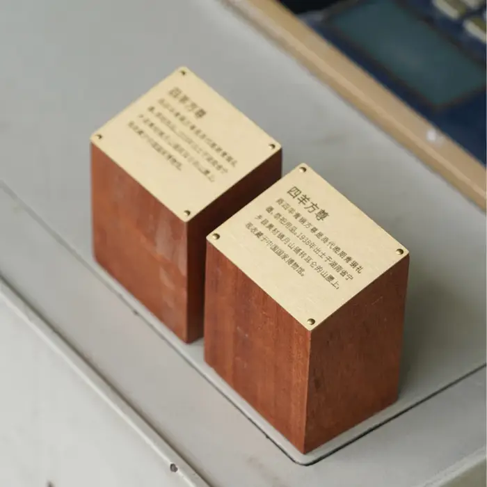 Support d'étiquette de prix en bois massif haut de gamme-support d'affichage incliné pour comptoir de magasin de détail élégant à offrir pour la présentation de produits