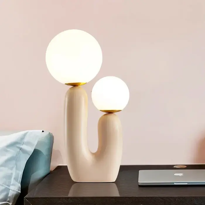 Lampe de table en verre d'art nordique moderne, lampe de tête de lit en résine pour chambre à couche