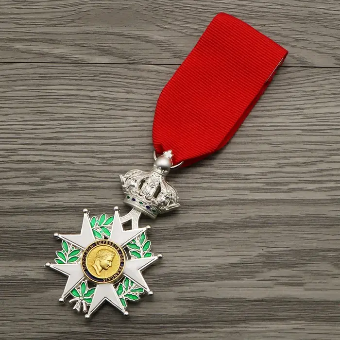 Napoléon empereur chevalier français commande de la ligue sainte honneur légion médaillon réplique m