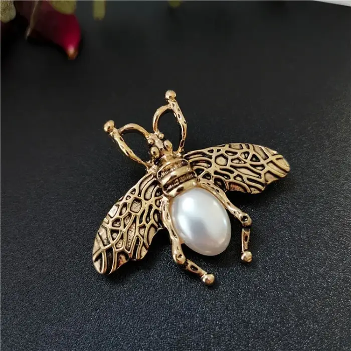 Femmes hommes Vintage rétro abeille broche mode élégant classique moyen Design unisexe vêtements man