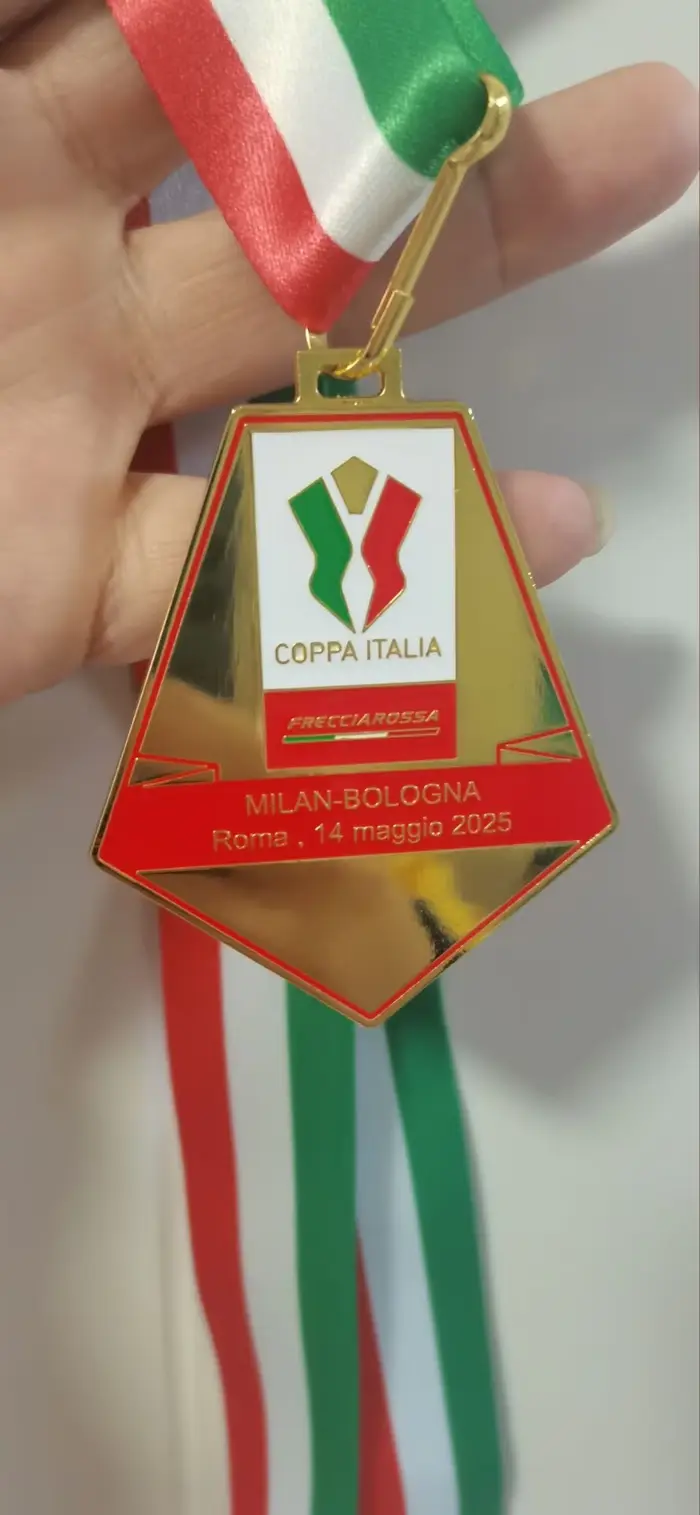 La médaille des champions de Coppa Italia 2025, gagnants finales, Souvenirs de fans de médailles ave