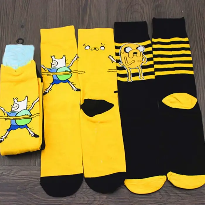 Chaussettes chasse motifs anime aventure jaunes - coton rôlistes comics homme femme originales