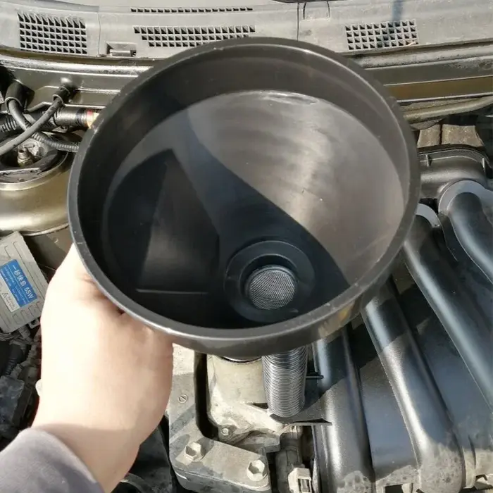 Entonnoir de remplissage avec filtre pour automobiles motos et transmissions en matériau d'isolation noir pour entretien facile et durableUsageIdOccasionsOccasionsSpéciales