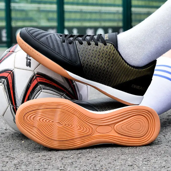 Crampons de Football en salle pour hommes, chaussures de Futsal professionnelles antidérapantes, bot
