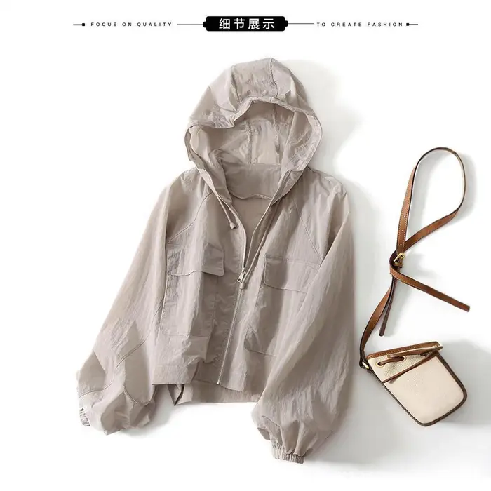 Vêtements de protection solaire anti-UV pour femmes, mode estivale, coupe ample, à capuche, fermeture éclair, vêtement décontracté fin avec petit imprimé