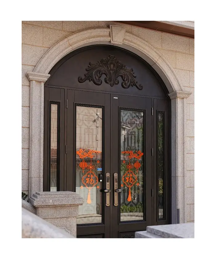 Porte d'entrée coulissante de luxe intelligente écran de sécurité en fer forgé acier inoxydable pour sécurité et élégance résidentielle