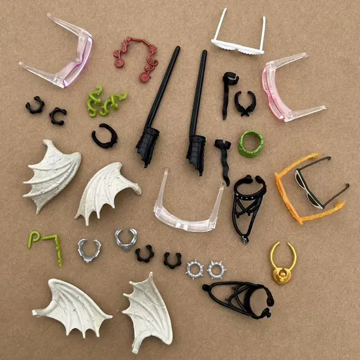 Accessoires de décoration DIY pour poupées 1/6 - Boucles d'oreilles, colliers, lunettes et plus ``` 最后是优化过的SEO标题，它包含了至少14个字，并且使用了自然的语言来描述产品的类型、风格、用途和场合： ```html ###TITRE### Accessoires de décoration DIY pour poupées 1/6 - Boucles d'oreilles, colliers, lunettes et plus ```