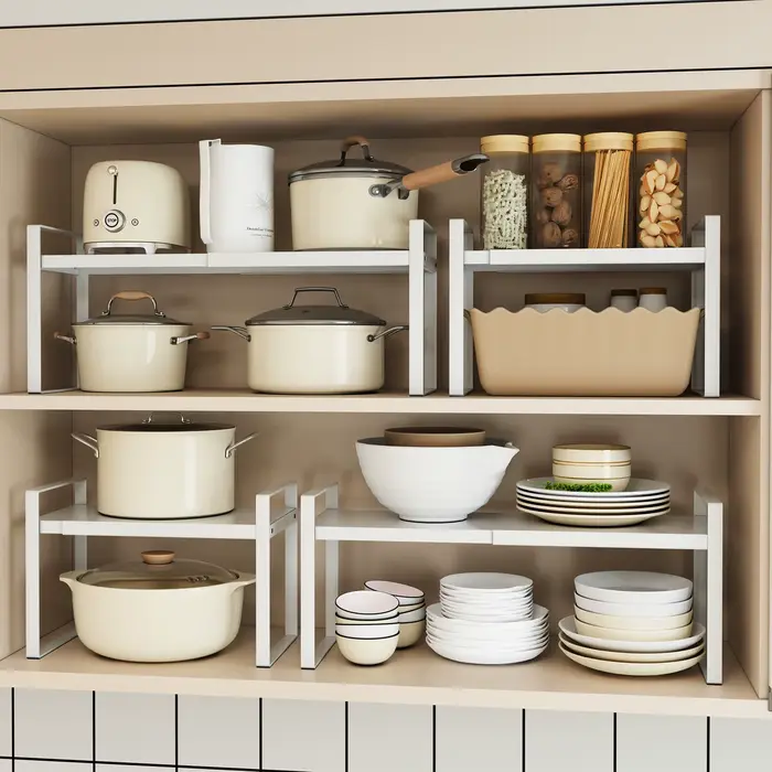 Étagère de rangement de cuisine sous l'évier