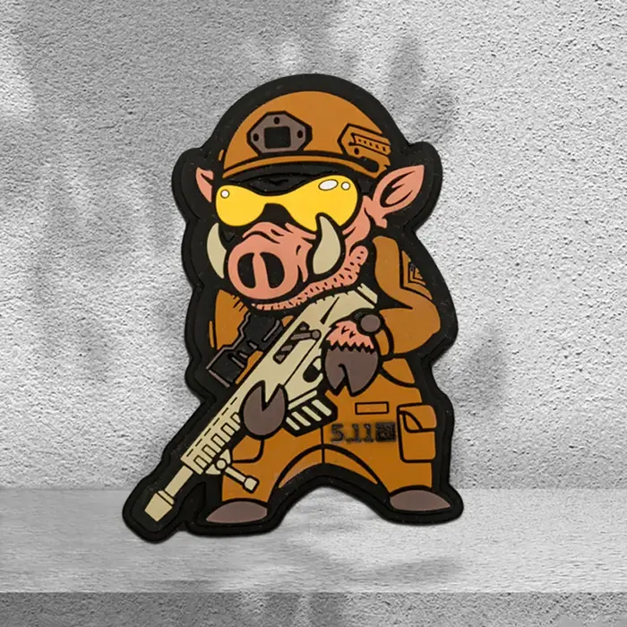 Patch en PVC à motif 3D de sanglier doré pour sac à dos et accessoires de randonnée et camping occasions spéciales