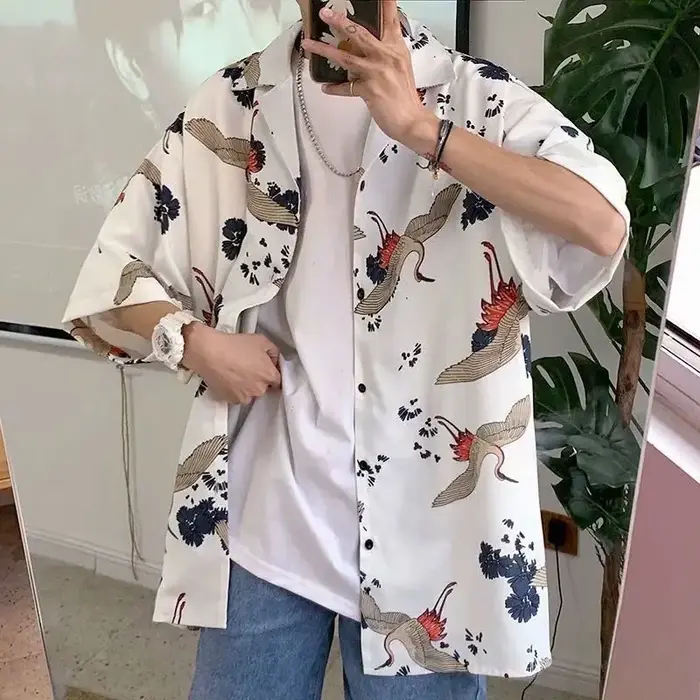 Chemises imprimées décontractées à revers pour hommes style punk nouvelle collection été coupe oversize style jeune chemises anglaises