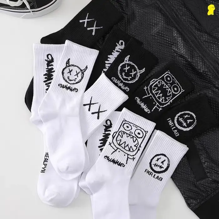Chaussettes chasse originales motif démon - Chaussettes unisexes manga graffiti style harajuku chasse