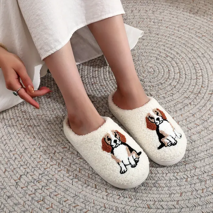 Beagle Pet Dog Pattern Brodé En Peluche Maison À Semelle Épaisse Confortable Furry Pantoufles Mignon