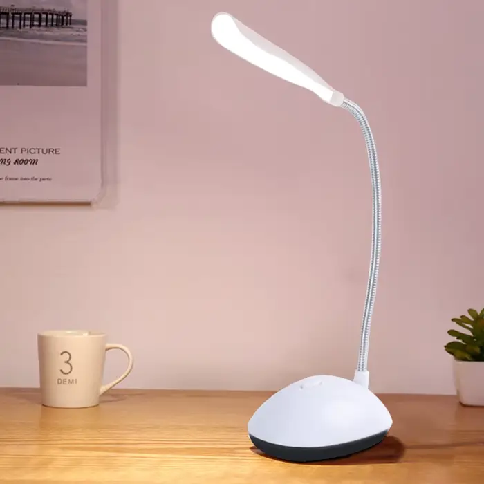 LED lampe de bureau Protection des yeux lampe de lecture AAA alimenté par batterie lampe pliante cré
