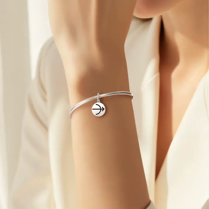 Breloque en argent sterling 925 représentant Artemis pour bracelet personnalisable occasion spéciale femme